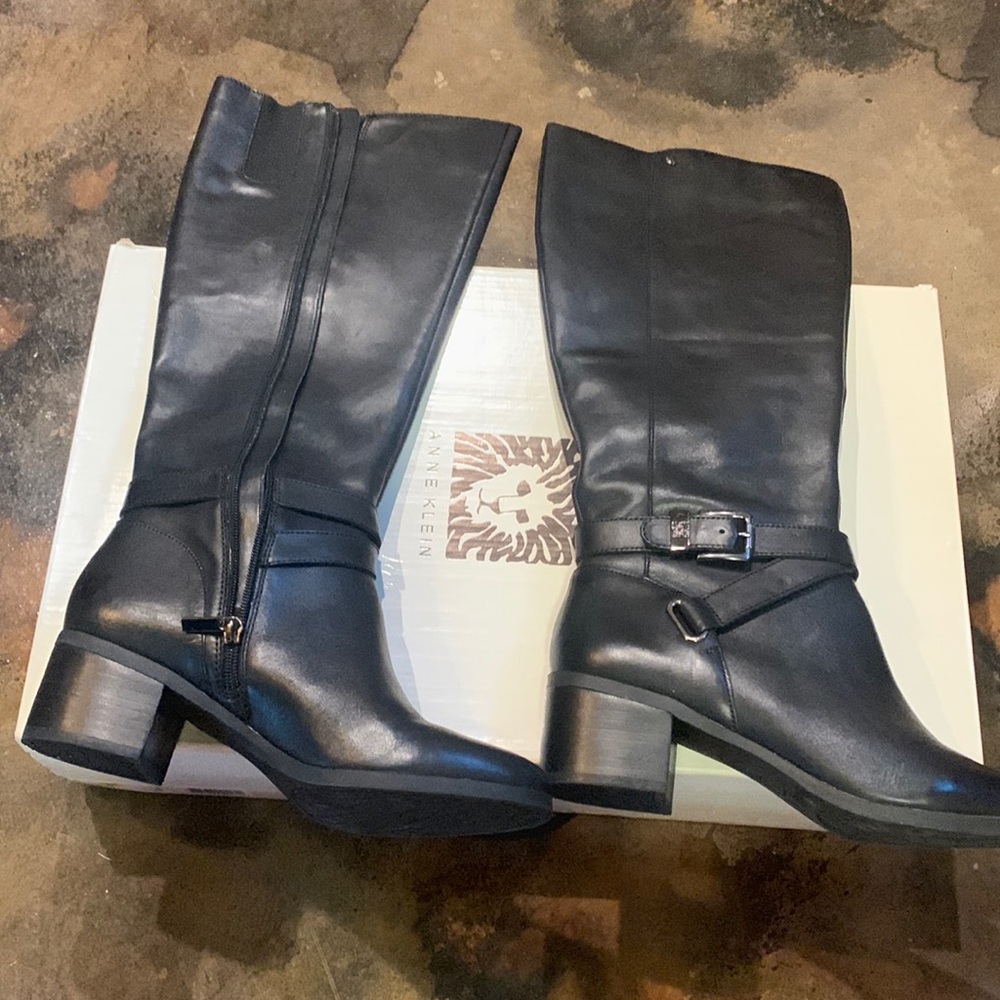 Anne Klein black size 9 zip up tall boots